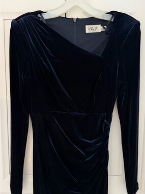 Eliza J Navy Velvet Ruched Long-Sleeve Gown/Dress